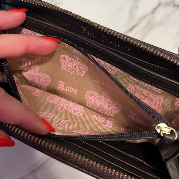 VINTAGE JUICY COUTURE TERRY CLOTH WALLET - Picture 9 of 9